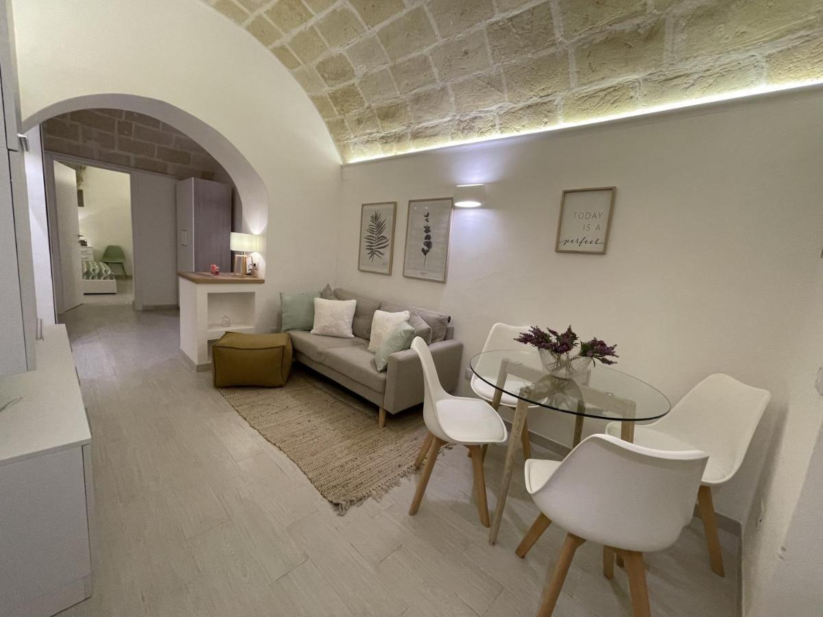 La Perla Del Borgo Apartment Taranto Bagian luar foto