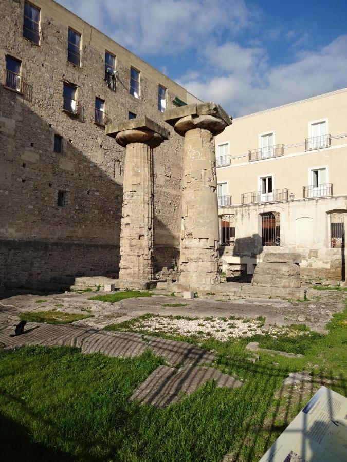 La Perla Del Borgo Apartment Taranto Bagian luar foto