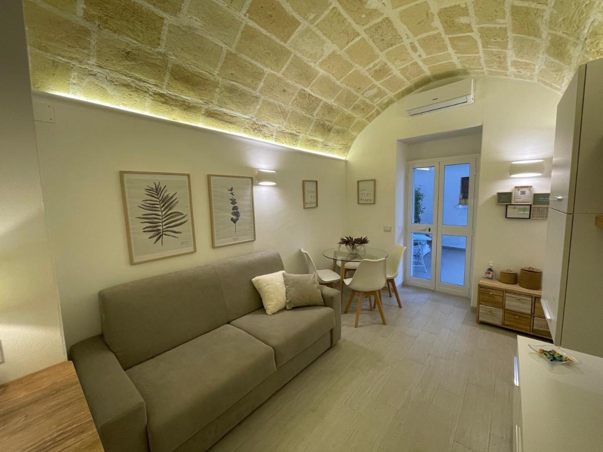 La Perla Del Borgo Apartment Taranto Bagian luar foto